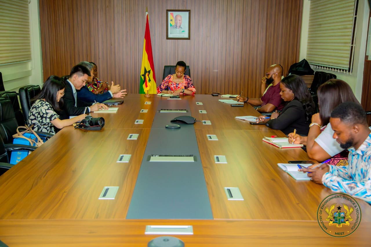 A view of the meeting between the Ministry and the Chinese delegation.