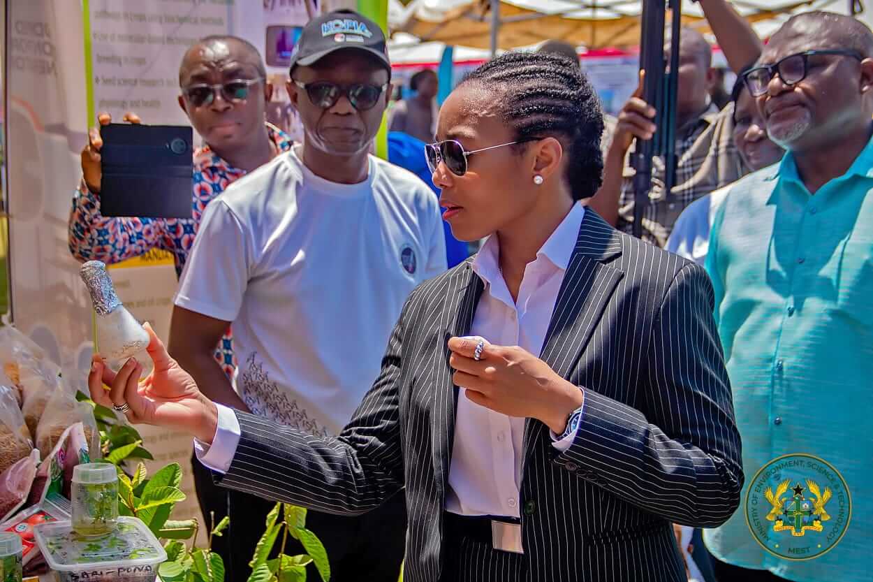 Hon. Dr Zanetor Agyeman-Rawlings interacts with an exhibitor at the CSIR Innovation Fair 2026.